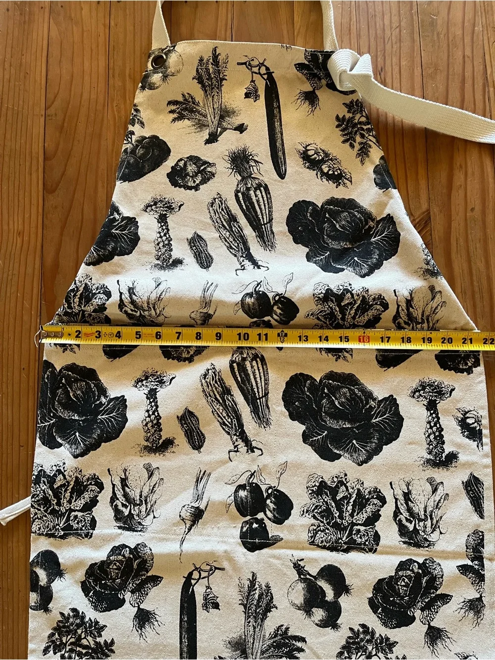 Black & Cream Canvas Vegetable Print Kitchen Apron